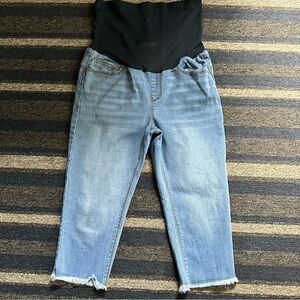 Indigo Poppy Maternity Capri Jeans Size Medium Light Wash Raw Hem Stretch